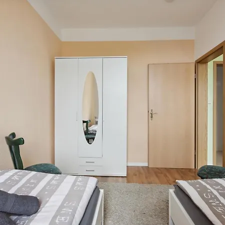 Schoenes Ferien-appartement Fuer Bis Zu 7 Personen * 哈尔伯施塔特