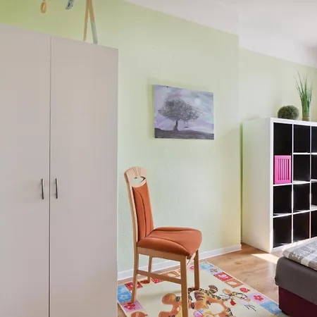 Schönes Ferien-appartement Für Bis Zu 6 Personen Apartment Halberstadt
