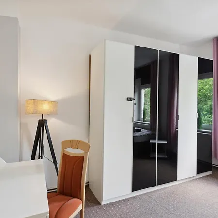 Schönes Ferien-appartement Für Bis Zu 6 Personen Apartment Halberstadt