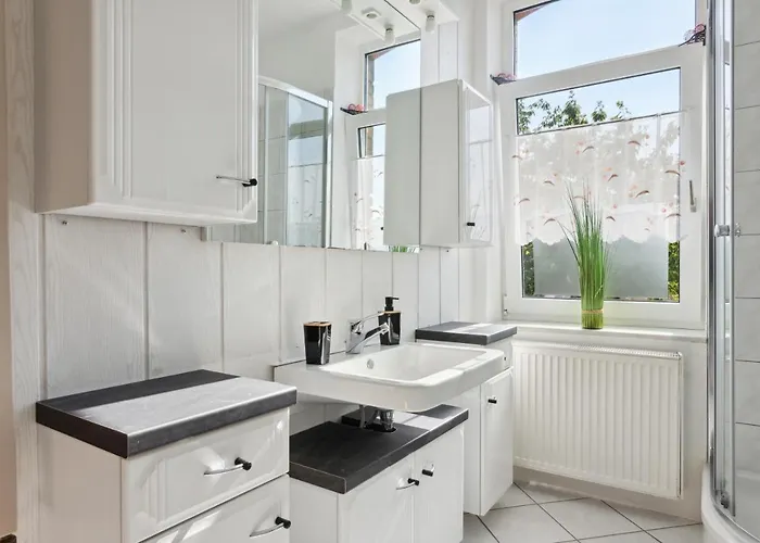 Schönes Ferien-appartement Für Bis Zu 6 Personen Apartment *