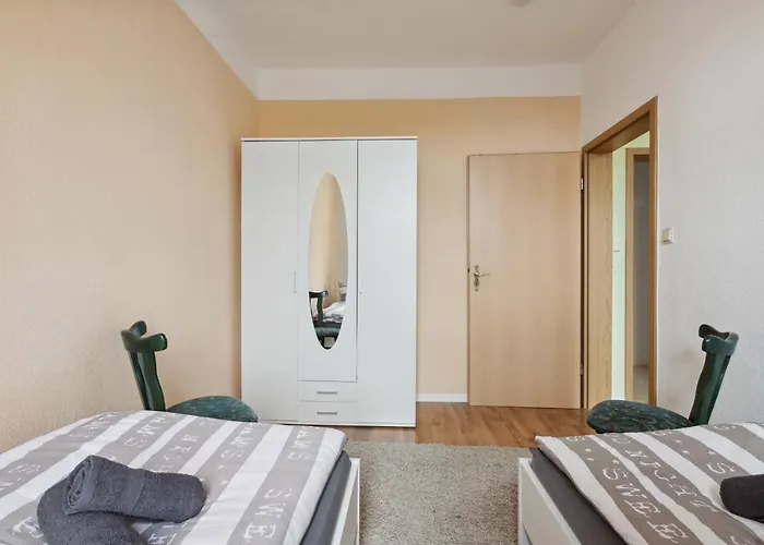Schoenes Ferien-appartement Fuer Bis Zu 7 Personen * Хальберштадт
